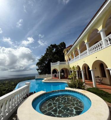 Cabrera Bed & Breakfast | El Castillo Tropical Desconéctate de la civilización