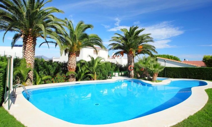 Llanca House | El Cubito by Interhome