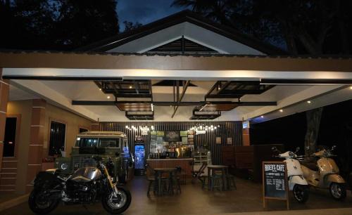 Talomo District Bed & Breakfast | El Grande Barnyard Villas