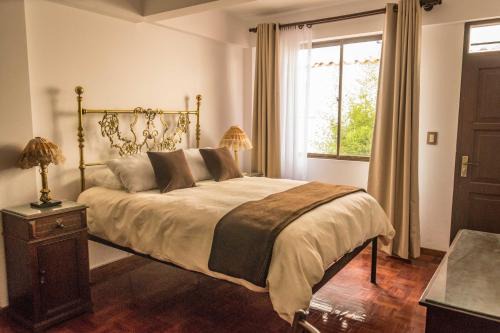 Sucre Bed & Breakfast | El Jardin De Su Merced B&B
