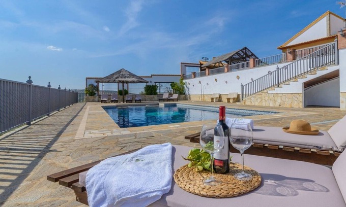 Iznajar Villa | El Mirador de Iznájar by Ruralidays