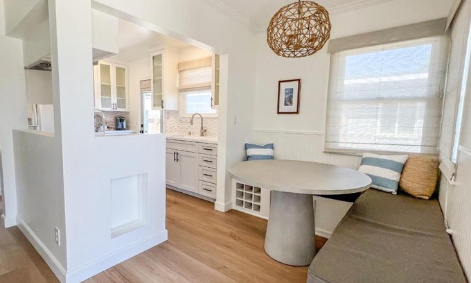 North Redondo House | El Nido Beachlife Cottage in South Bay Los Angeles