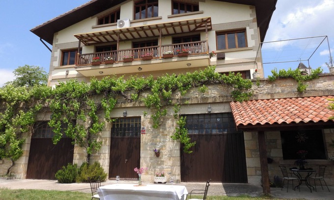 Pobes Cottage | Elai etxea (Apt. Añana) Ideal for groups of up to 9 people.