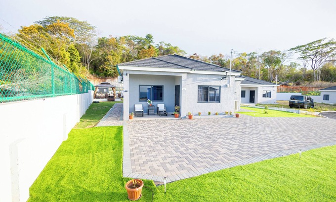 Runaway Bay Villa | Elegant 3-bedroom Jamaican escape with AC and stunning ocean view in Runaway Bay