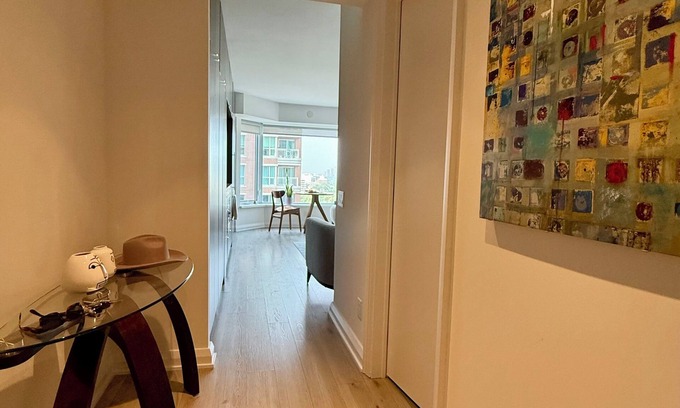 Midtown Toronto Condo | Elegant and Charm Suite Yorkville