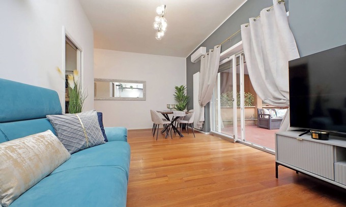 Quartiere XIII Aurelio Apartment | Elegant and large apartment with large balcony