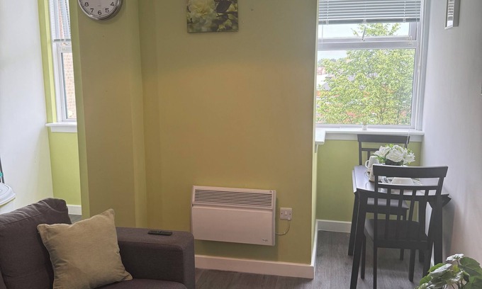 Barnsley Apartment | Elegant Apartment for both business and leisure travellers! Fully furnished