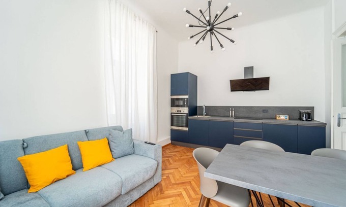 Citta Nuova-Barriera Nuova-San Vito-Citta Vecchia Apartment | Elegant apartment located on the third floor of a building without a lift.In 103 square meters of space, it accommodates 7 people, with three bedrooms and a living area with a kitchenette.Full bathroom and a service bathroom.Free parking on white lines a