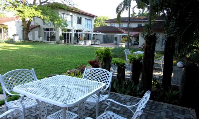 UPhongolo House | Elegant Lodge & Conference Center