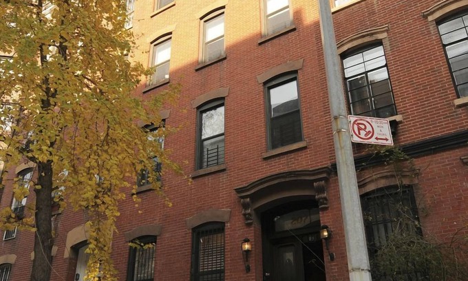 Upper East Side House | Elegant Parlor Row House, near Central Park (Upper East Side)