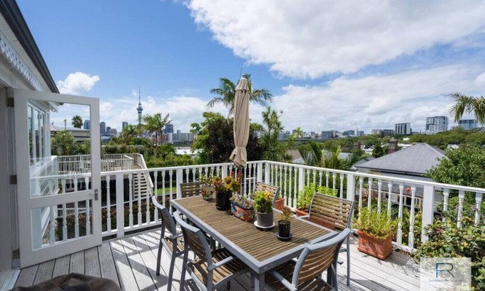 Freemans Bay Apartment | Elegant Ponsonby Villa