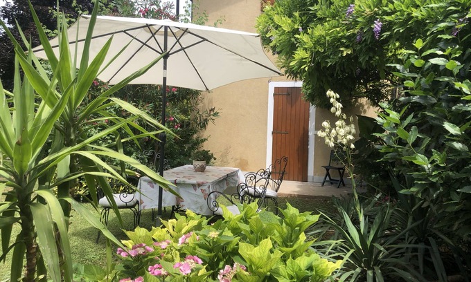 Moimacco House | Elegant rustic flower house with large garden