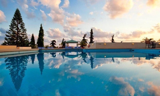 Koutouloufari Apartment | Elegant Standard Villa Sea View Pool & Kitchenette