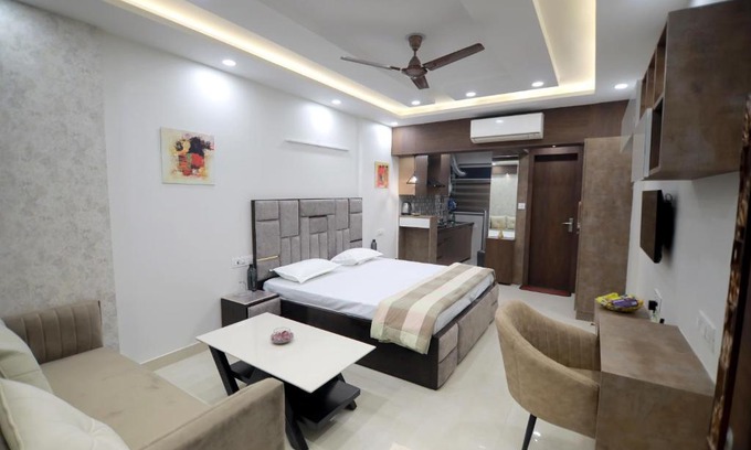New Delhi Apartment | Elegant Studio Apartment in Central Delhi