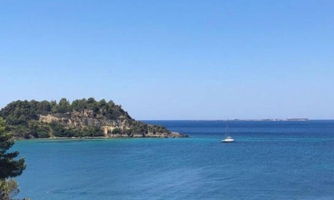 Lassi Apartment | Elegant Studio with sea view (Unit J)