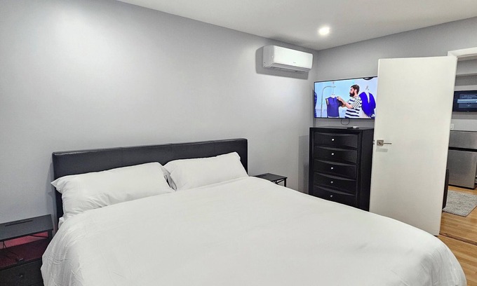 Inwood House | Elegant Suite near JFK Airport