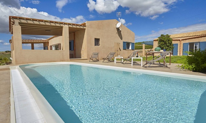 Menfi Villa | Elegant Villa with pool near the beaches - 4 bedrooms "Stunning location".