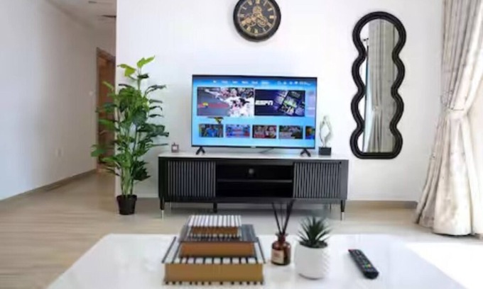 Abu Dhabi Apartment | Elegant2BR Yas Island Luxe Stay near Ferrari World