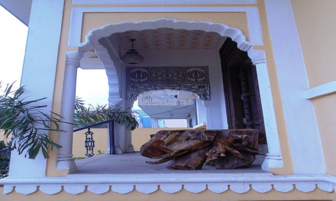 C-Scheme House | Elegantly Designed Room in Jaipur