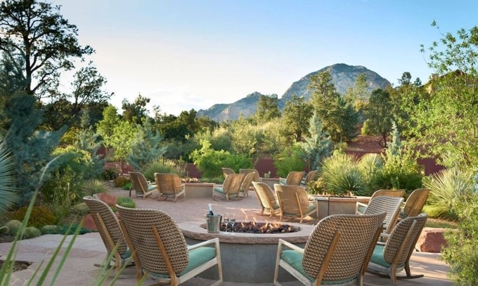 West Sedona Hotel | Elegantly Furnished Room Perfect for a Relaxing Getaway