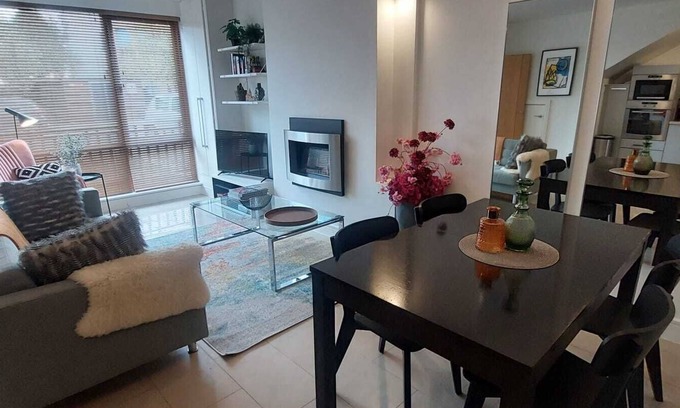 Shankill Apartment | Elegantly Refurbed 2BD in Shankill - 3km from Bray