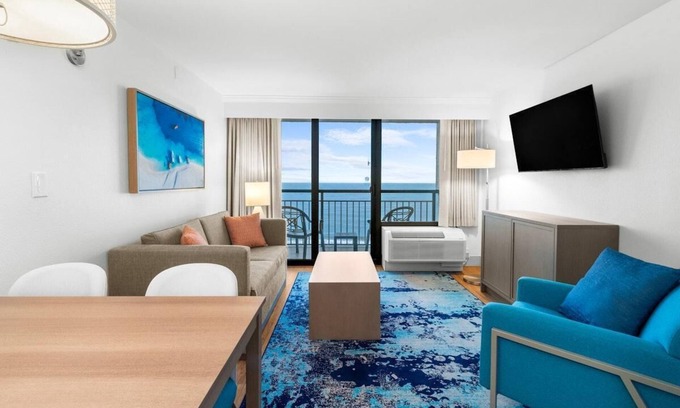 Golden Mile Condo | Elevated Serenity:Ninth Floor Beachfront Getaway