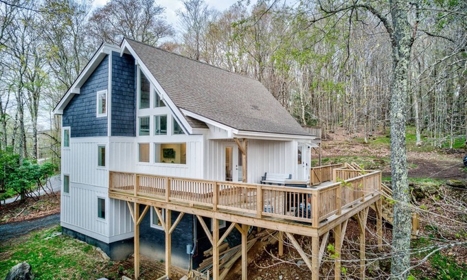 Charter Hills House | Elevation Escape - Beech Mtn home with game room, outdoor space