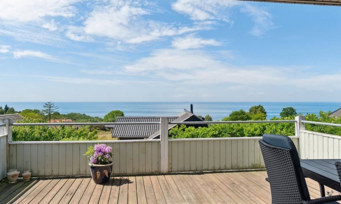 Vang House | "Eliene" - 400m from the sea by Interhome