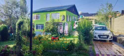 Srinagar House | Elizabeth paying guest house Tangmarg gulmarg