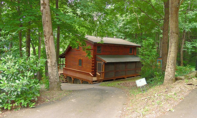Maggie Valley Cabin | Elk Buck Gift Card Log Cabin, Mountain View, EZ Access, Playground, Firepit,WIFI