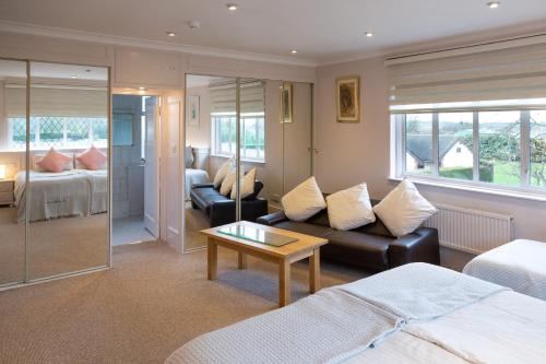 Epping House | Elmcroft Guest House