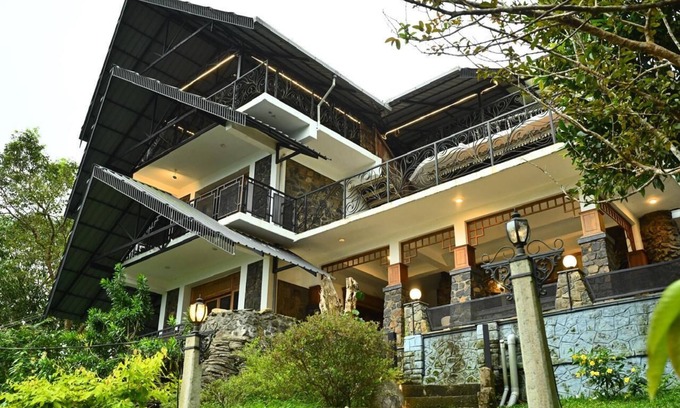 Elappara Hotel | Elysian Fields