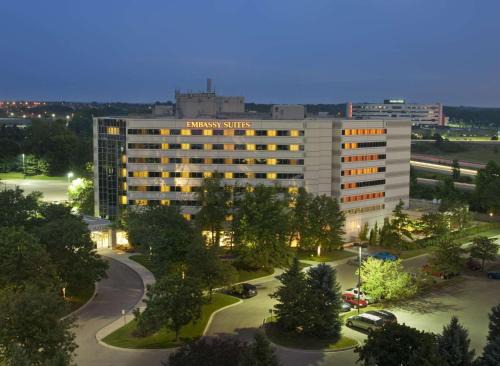 Troy Hotel | Embassy Suites by Hilton Detroit Troy Auburn Hills