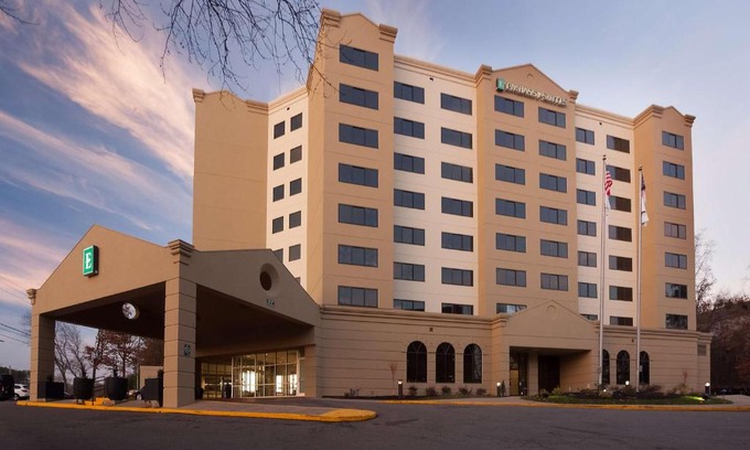 Crabtree Hotel | Embassy Suites by Hilton Raleigh Crabtree
