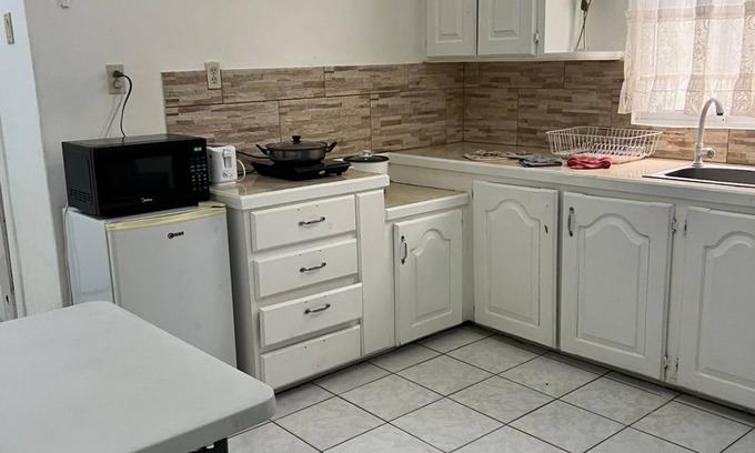 Georgetown Hotel | Emerald Aparment