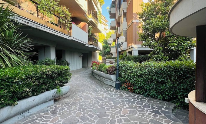 Tor di Quinto Apartment | Emerald Fleming Suite