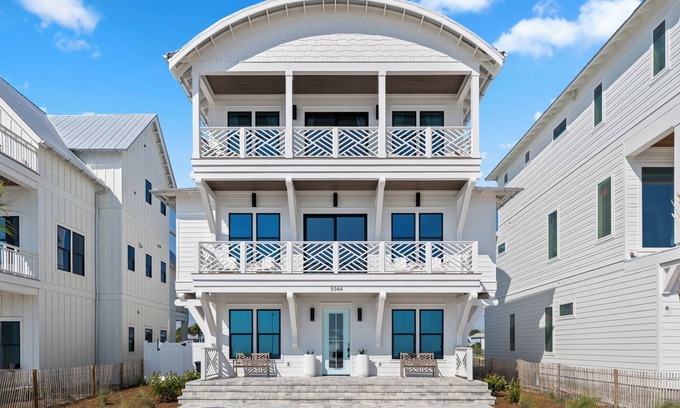 Biltmore Beach House | Emerald Retreat | 6 Bedroom | 6.5 Bath | Private Pool | Steps to Beach | Hadley's Beach, PCB