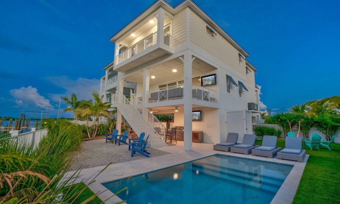Marathon House | Emerald Shores – Luxury Oceanfront Rental, Heated Pool & Private Dock. Pets Welcome!