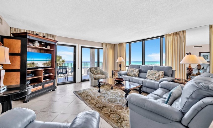 Destin Condo | Emerald Towers 306 ~ Beach Front 3rd Floor Condo