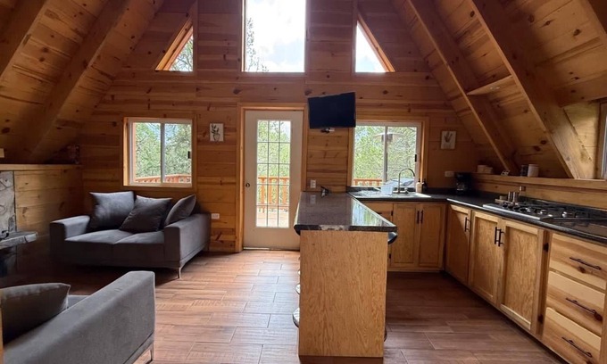 Arteaga House | Encantadora Cabaña Alpina M3 con 2 recamaras en los Lirios