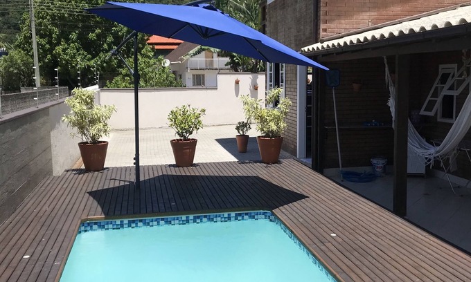 Centro House | Enceada de Brito Palhoça Spacious house with swimming pool and games room (snooker, pool)