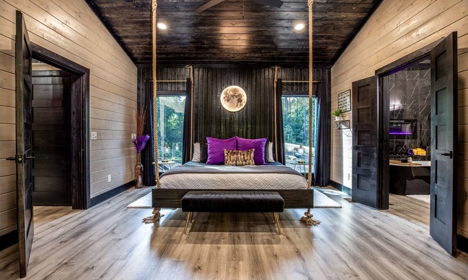 Broken Bow Cabin | Enchanting Cabin for Two – Hot Tub & Fire Pit