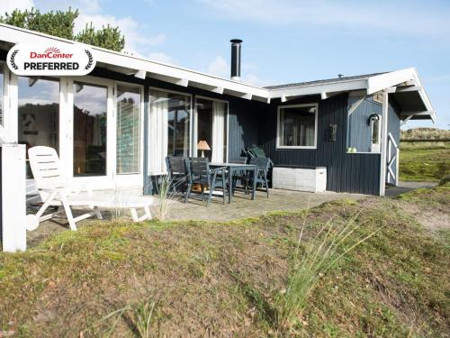 Rindby Strand House | Enchanting Cottage Retreat in Fano-By Traum