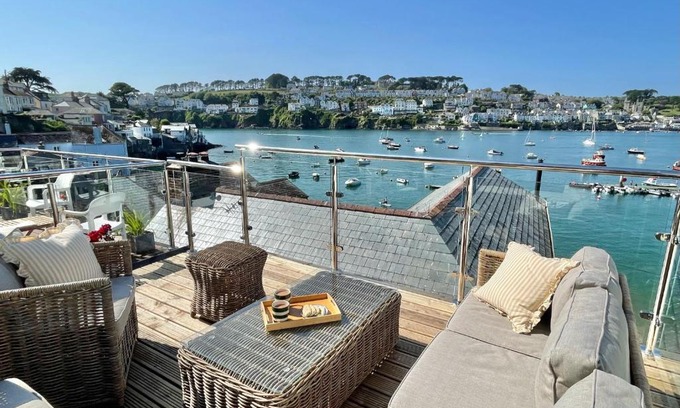 Polruan House | Enchanting Harbourside Cottage with Panoramic Views