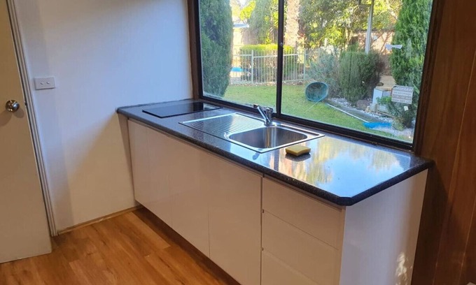 Berwick Cabin | Enchanting Tree Grove ! Unique Private Place, Pool