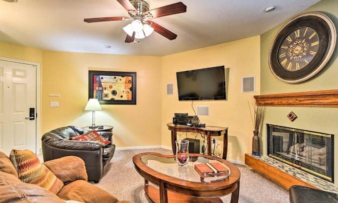Englewood Apartment | Englewood Apt with Patio in Denver Tech Center