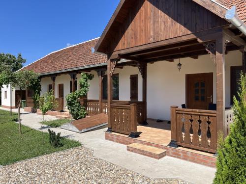 Foieni House | Engstliz House