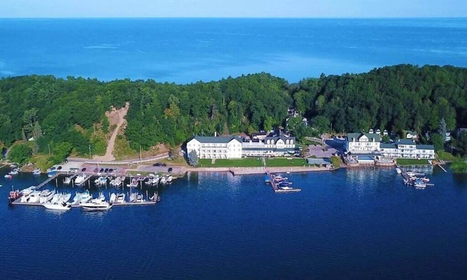 Onekama Condo | ENJOY 2 LAKES: NEW Portage Lakefront condo-HOT TUB OPEN ALL WINTER!