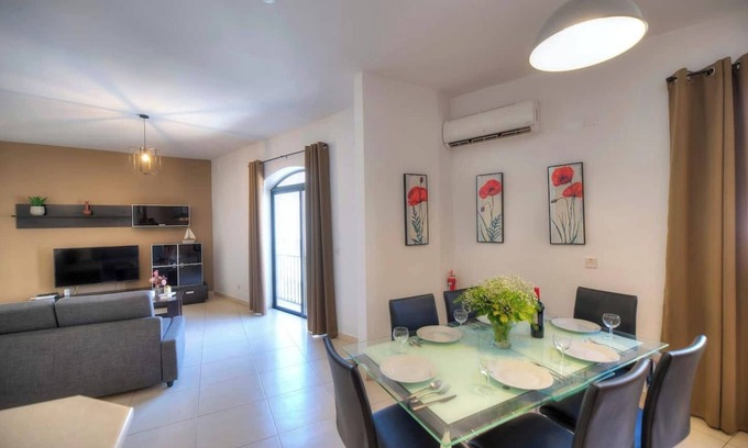 Ta' Giorni Apartment | Enjoy a stylish experience at this centrally-located place in Sliema/St.julian's