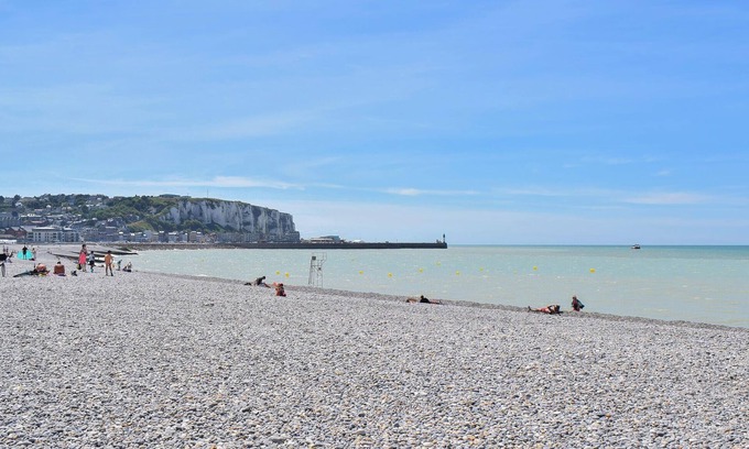 Woignarue House | Enjoy a wonderful view of the sea in this attractive holiday home.